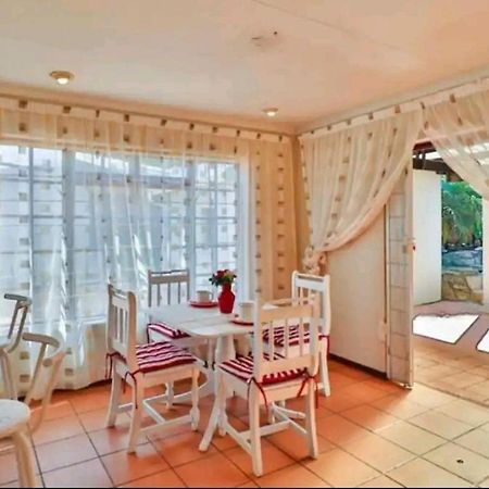 The Link Guest Lodge Kempton Park Eksteriør billede
