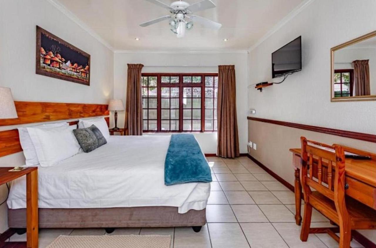 The Link Guest Lodge Kempton Park Eksteriør billede