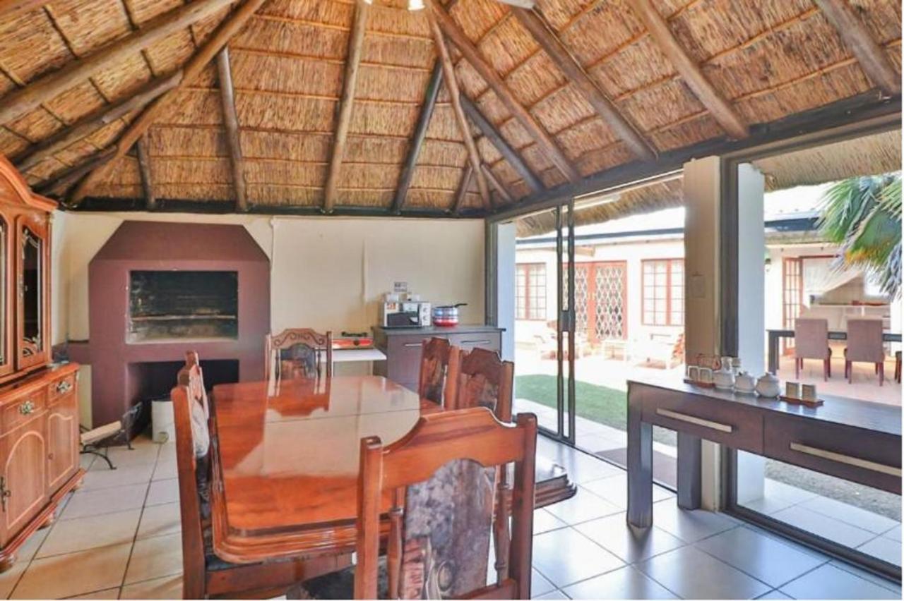 The Link Guest Lodge Kempton Park Eksteriør billede