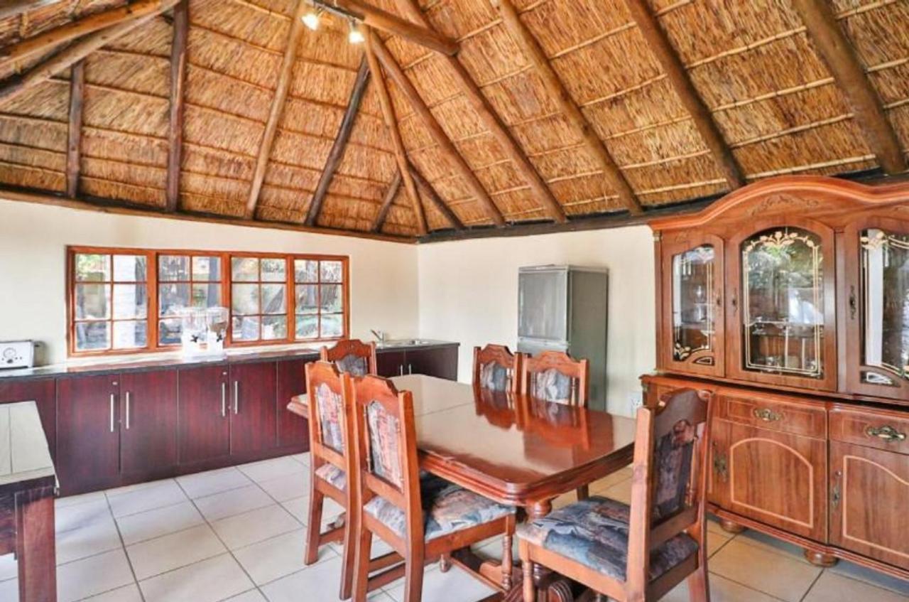 The Link Guest Lodge Kempton Park Eksteriør billede